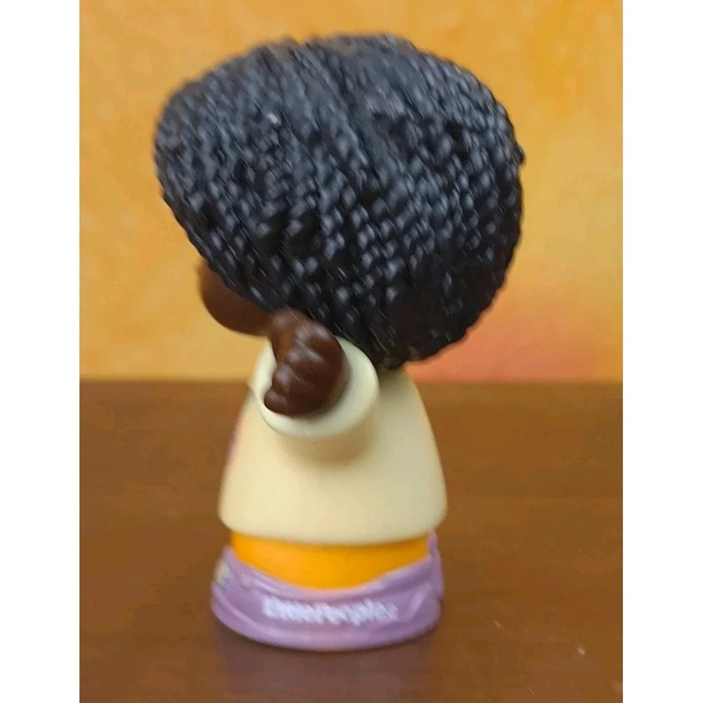 Fisher Price‎ Little People African American Girl Hiker Yellow Shirt 2021